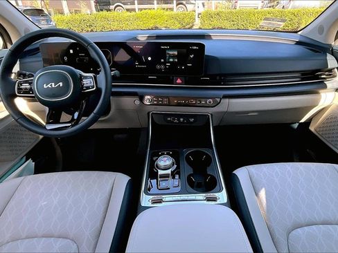 Certified 2026 Kia Carnival SX image 11