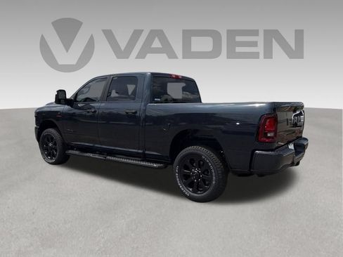 New 2026 RAM 2500 Big Horn AWD/4WD image 18
