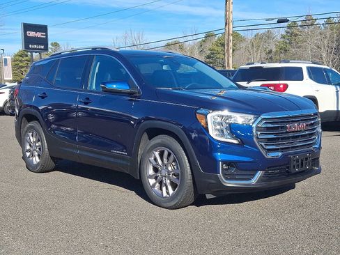 Certified 2022 GMC Terrain SLT image 1