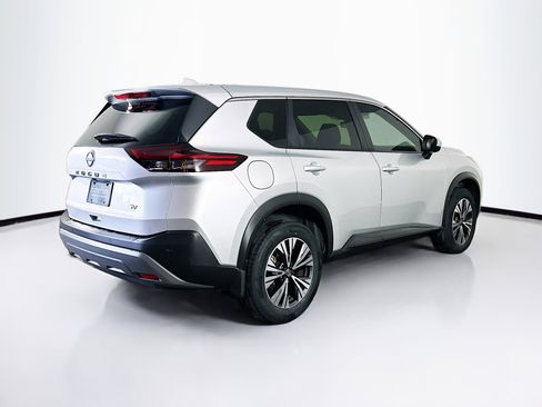 Used 2023 Nissan Rogue SV image 9