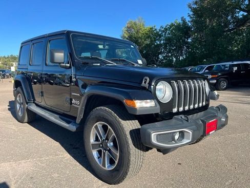 Used 2018 Jeep Wrangler Unlimited Sahara AWD/4WD image 8