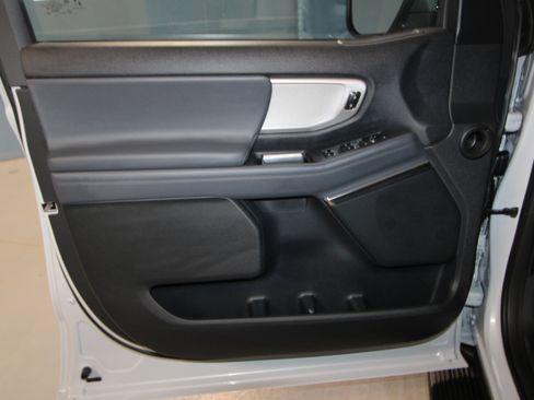 New 2026 Ford Expedition Active image 4