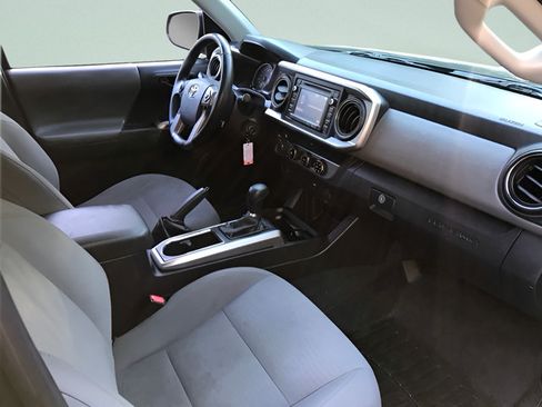 Used 2016 Toyota Tacoma SR5 w/ SR5 Appearance Package (SN) AWD/4WD image 13
