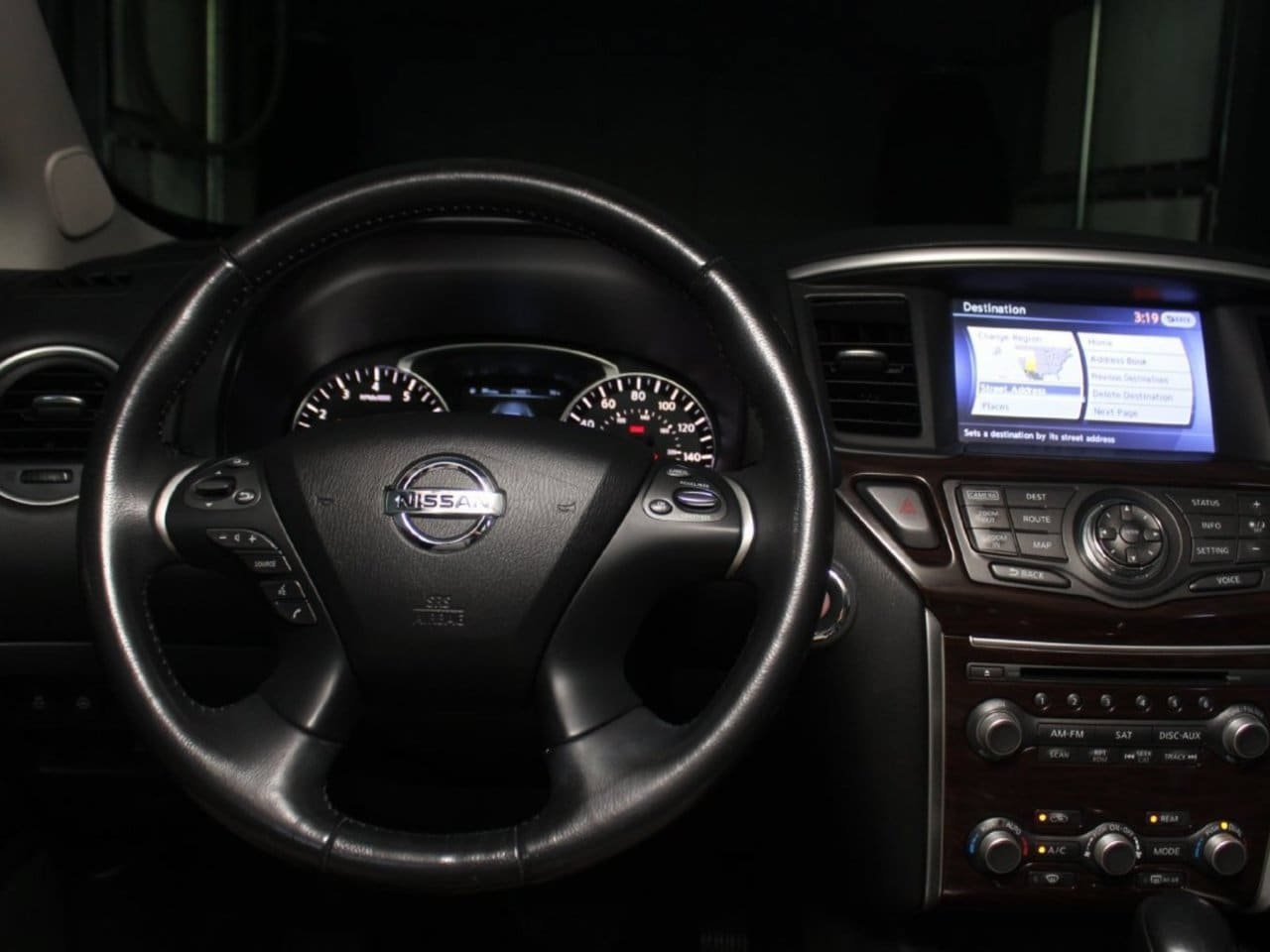 Used 2014 Nissan Pathfinder Platinum w/ Platinum Premium Package AWD/4WD image 38