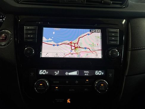 Used 2019 Nissan Rogue SV w/ Sun & Sound Touring Package AWD/4WD image 19
