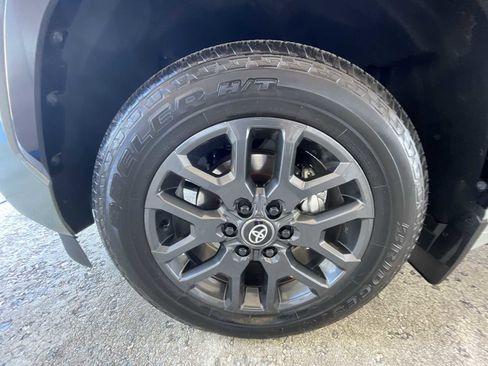 Used 2025 Toyota Sequoia Platinum image 33