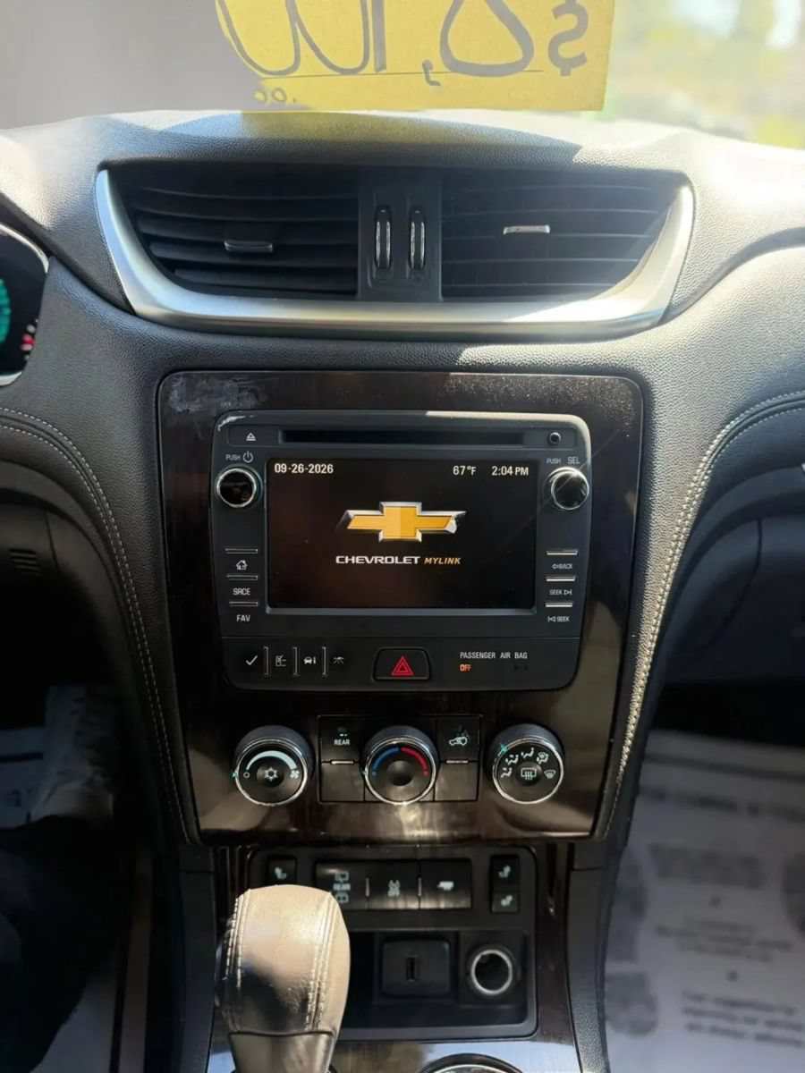 Used 2017 Chevrolet Traverse LT w/ Style and Technology Package AWD/4WD image 14