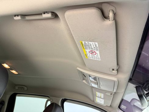 Used 2018 Nissan Titan PRO-4X w/ Pro-4x Convenience Package AWD/4WD image 36