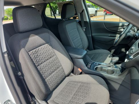 Used 2024 Chevrolet Equinox LT image 45