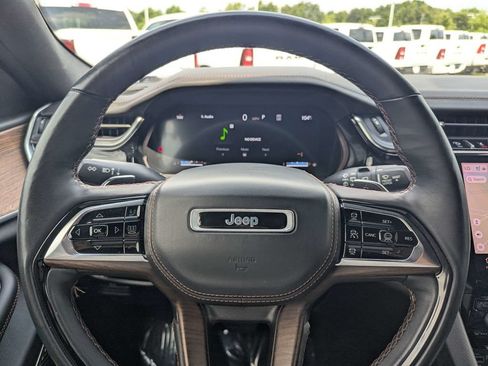 Used 2023 Jeep Grand Cherokee L Summit w/ Advanced Protech Group IV AWD/4WD image 30