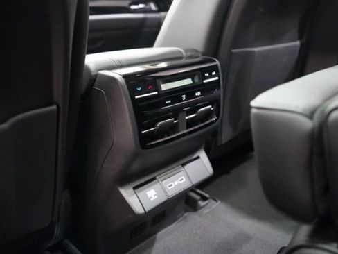 Used 2023 Acura MDX SH-AWD image 32