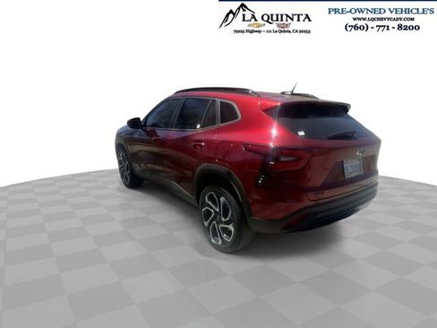 Used 2024 Chevrolet Trax RS w/ Driver Confidence Package FWD image 2