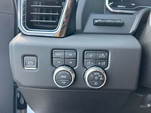 Used 2024 GMC Sierra 3500 Denali Ultimate image 8