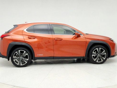 Used 2019 Lexus UX 250h w/ Premium Package image 4