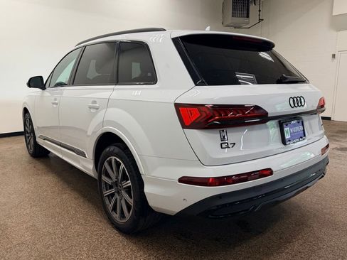 Used 2023 Audi Q7 2.0T Premium Plus w/ Premium Plus Package AWD/4WD image 3
