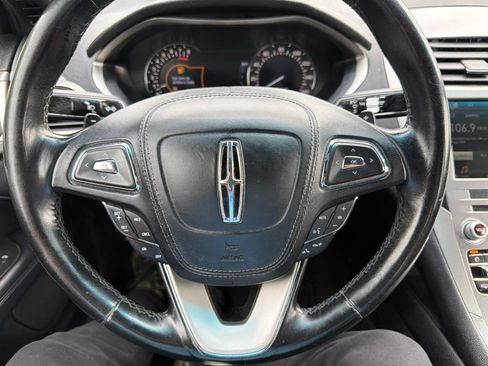 Used 2017 Lincoln MKZ Premiere FWD image 16