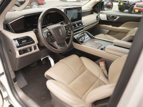 Used 2023 Lincoln Navigator L Reserve AWD/4WD image 7