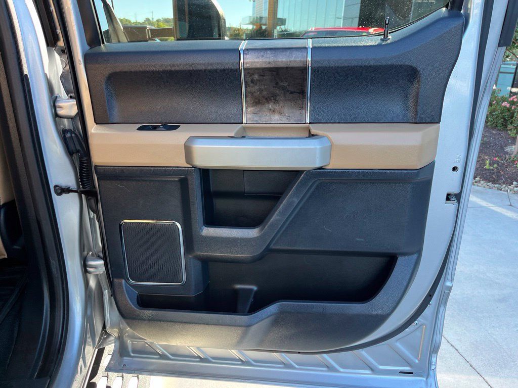 Used 2022 Ford F350 Lariat w/ Tremor Off-Road Package AWD/4WD image 25