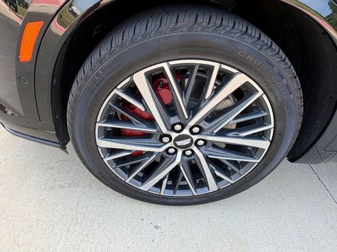Used 2024 Cadillac XT6 Sport w/ Technology Package AWD/4WD image 9