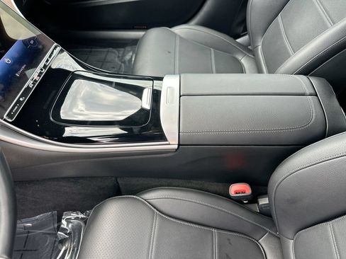 Used 2025 Mercedes-Benz C 300 4MATIC Sedan image 20
