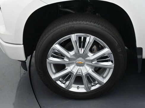 Used 2023 Chevrolet Silverado 1500 High Country w/ High Country Premium Package image 38