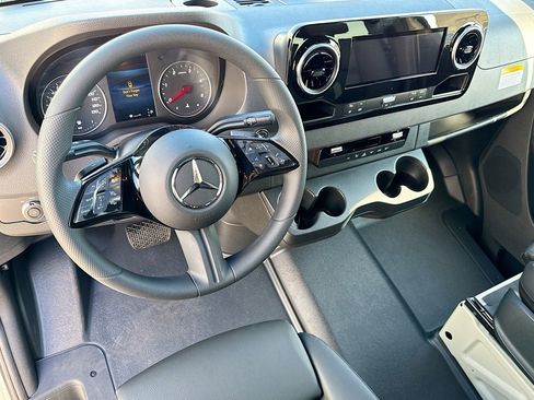 New 2026 Mercedes-Benz Sprinter 2500 image 9
