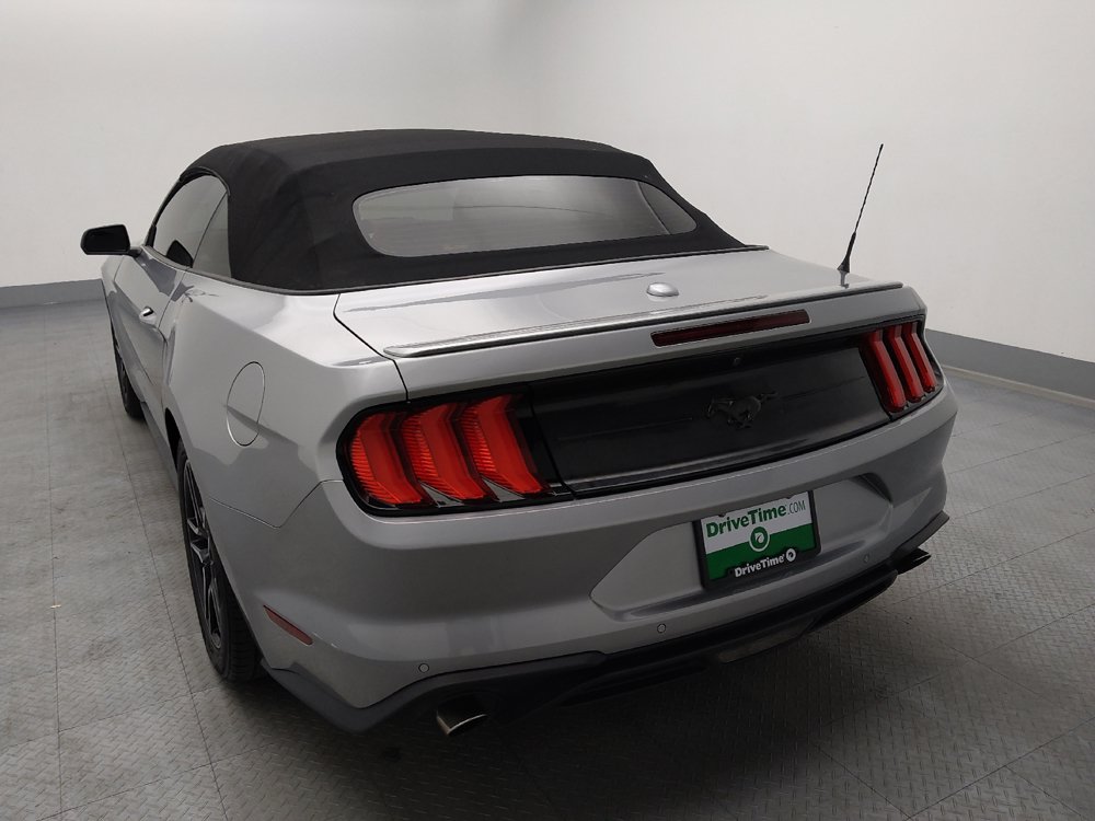 Used 2022 Ford Mustang Premium RWD image 6