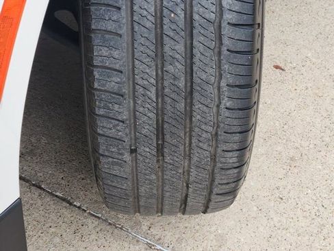 Used 2024 Chevrolet Equinox Premier image 18