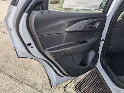 New 2025 Chevrolet TrailBlazer LT w/ LT Cold Weather Package image 18