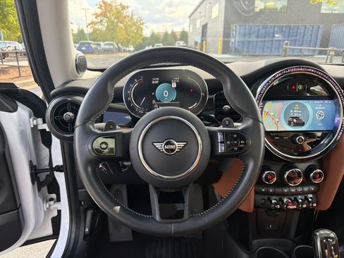 Used 2024 MINI Cooper S w/ Signature Upholstery Package FWD image 10
