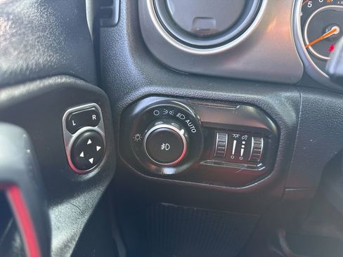 Certified 2018 Jeep Wrangler Unlimited Sport S AWD/4WD image 6