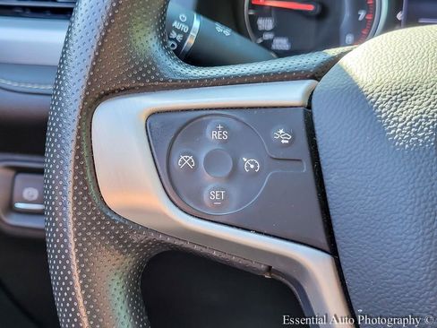 Used 2023 GMC Acadia SLE w/ Driver Convenience Package image 15