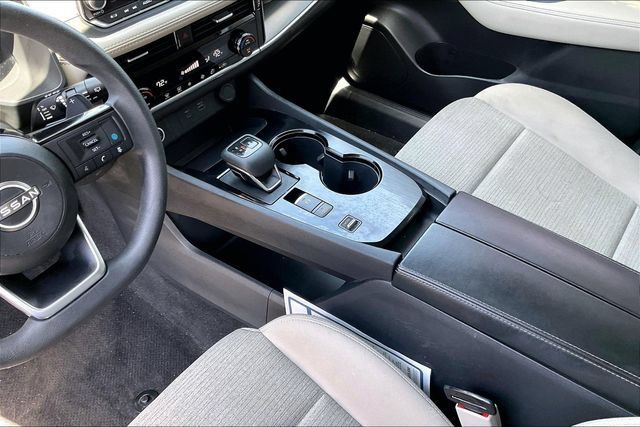 Used 2023 Nissan Rogue SV FWD image 17