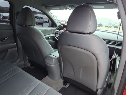 Used 2022 Hyundai Elantra SEL w/ Convenience Package FWD image 15