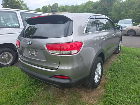 Used 2018 Kia Sorento L FWD image 4