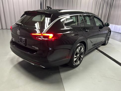 Used 2018 Buick Regal Essence w/ Driver Confidence Package #1 AWD/4WD image 7