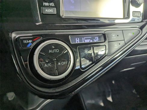 Used 2018 Toyota Prius C Two image 19