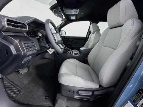 New 2026 Toyota 4Runner SR5 AWD/4WD image 11