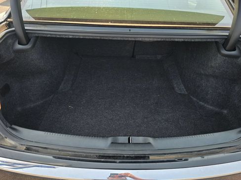 Used 2023 Chrysler 300 Touring RWD image 11
