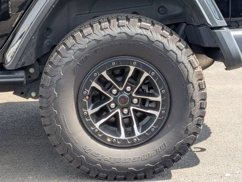 Used 2024 Jeep Wrangler Unlimited Rubicon AWD/4WD image 33