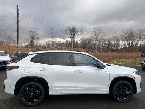 New 2026 Volkswagen Tiguan SE R-Line image 2