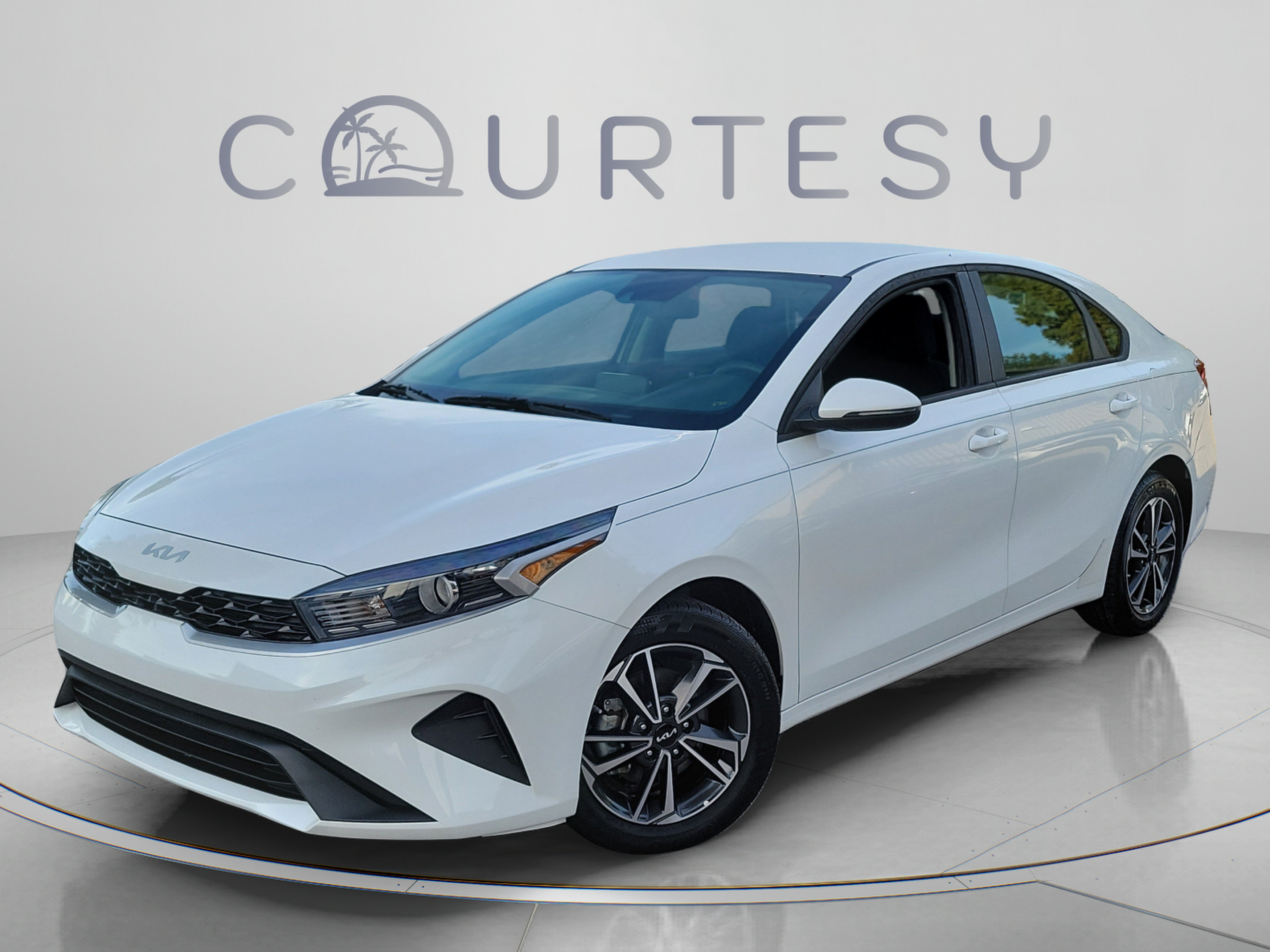 Used 2024 Kia Forte LXS w/ LXS Technology Package FWD image 1