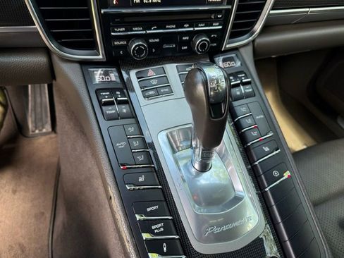 Used 2015 Porsche Panamera 4S image 27