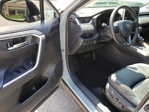 Used 2020 Toyota RAV4 TRD Off-Road image 8