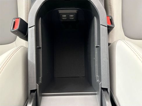 Certified 2025 Toyota RAV4 XLE Premium FWD image 32