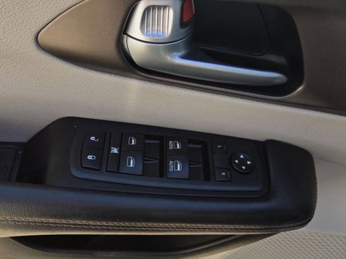 Used 2018 Chrysler Pacifica Touring Plus w/ Tire & Wheel Group image 36