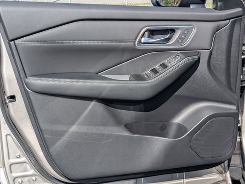 New 2026 Nissan Rogue Platinum w/ Platinum Premium Package image 12