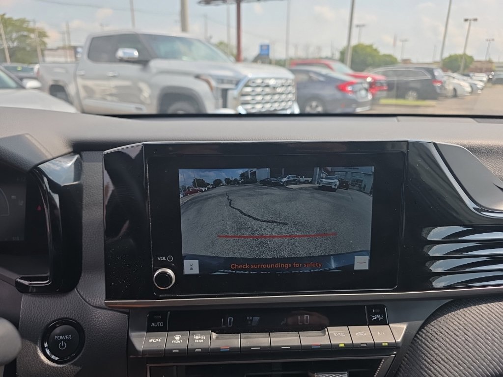 Used 2025 Toyota Camry SE FWD image 20