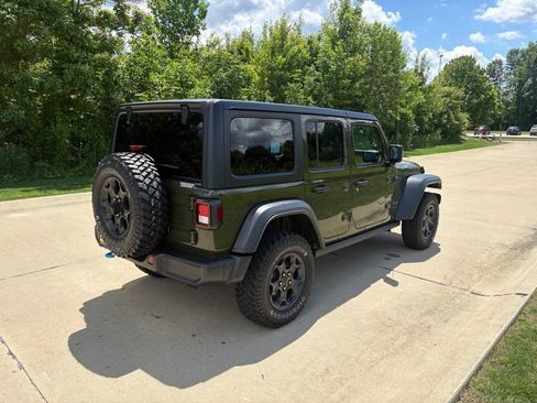 Used 2023 Jeep Wrangler Unlimited w/ Convenience Group AWD/4WD image 9