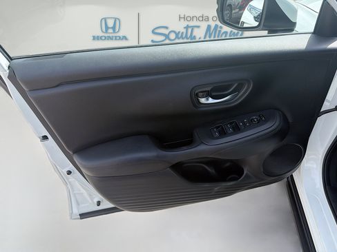 Used 2023 Honda HR-V LX image 19